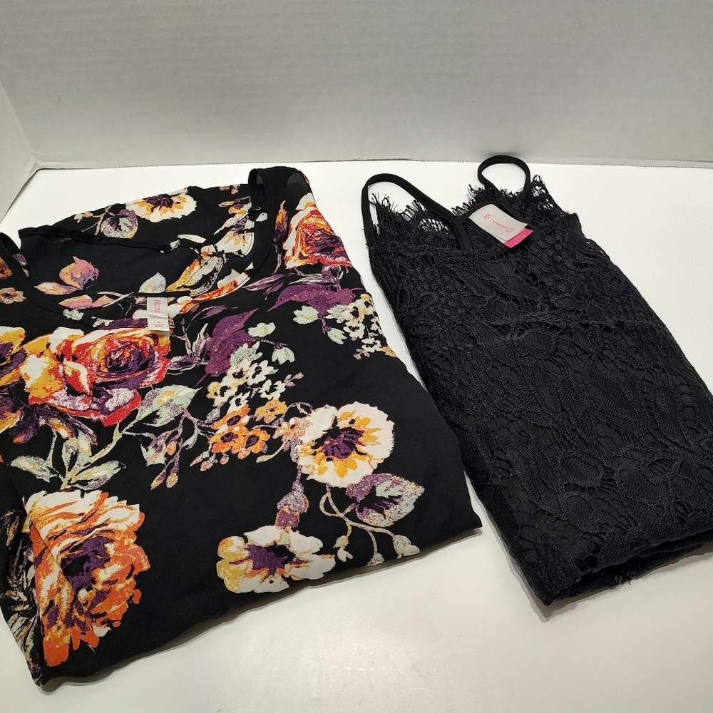 Women's Large Flowy Lace Shirt Bundle (2)